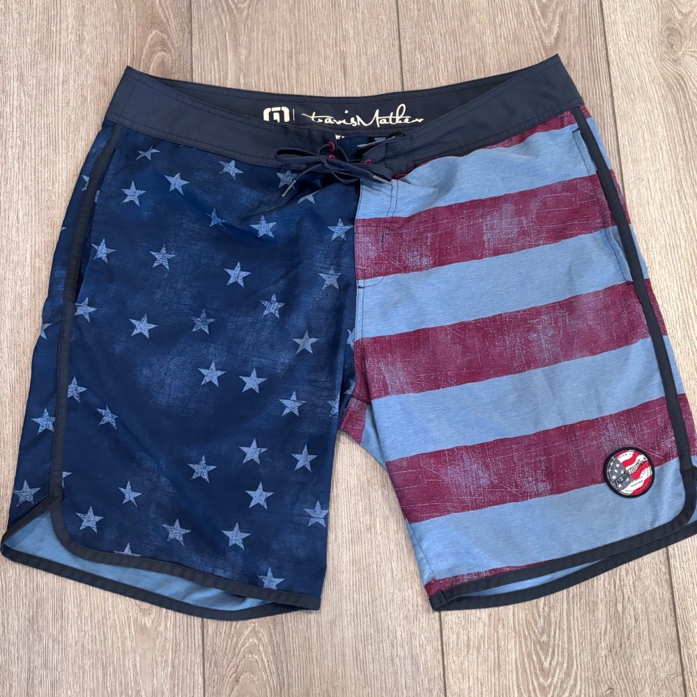 Travis Mathew Board Shorts Mens 38 Blue Red Stars Stripes Patriotic Swim Trunks